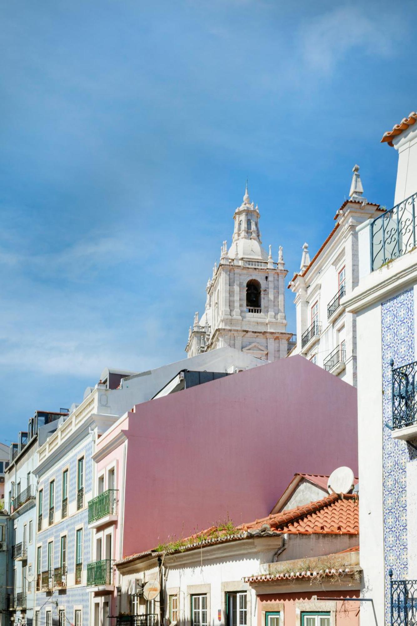 Curva Do 28, Alfama *