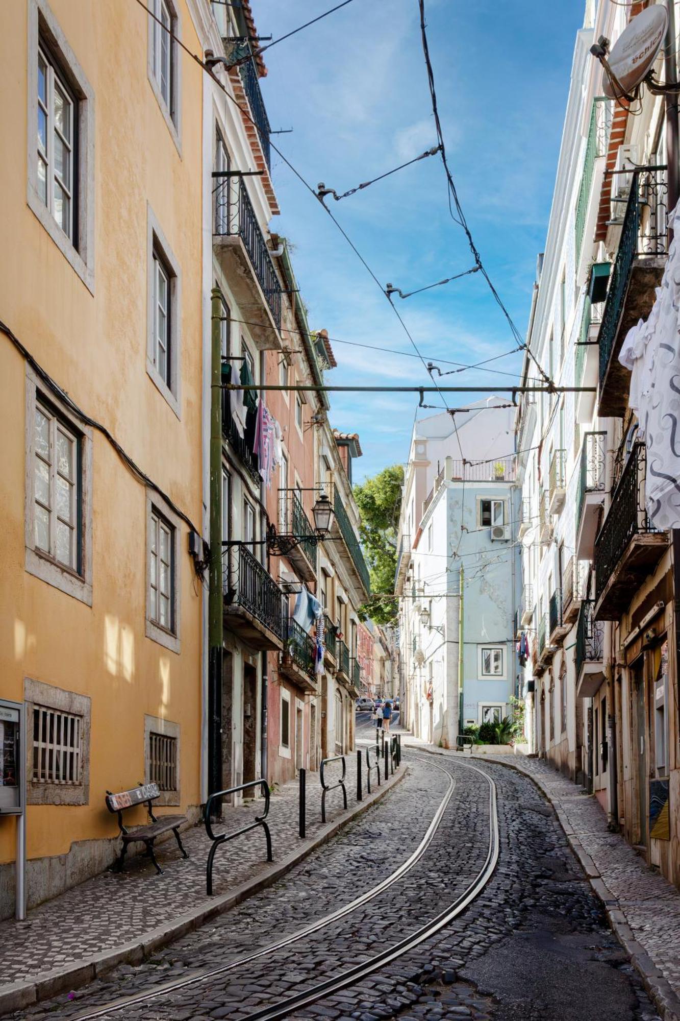 Apartment Curva Do 28, Alfama *